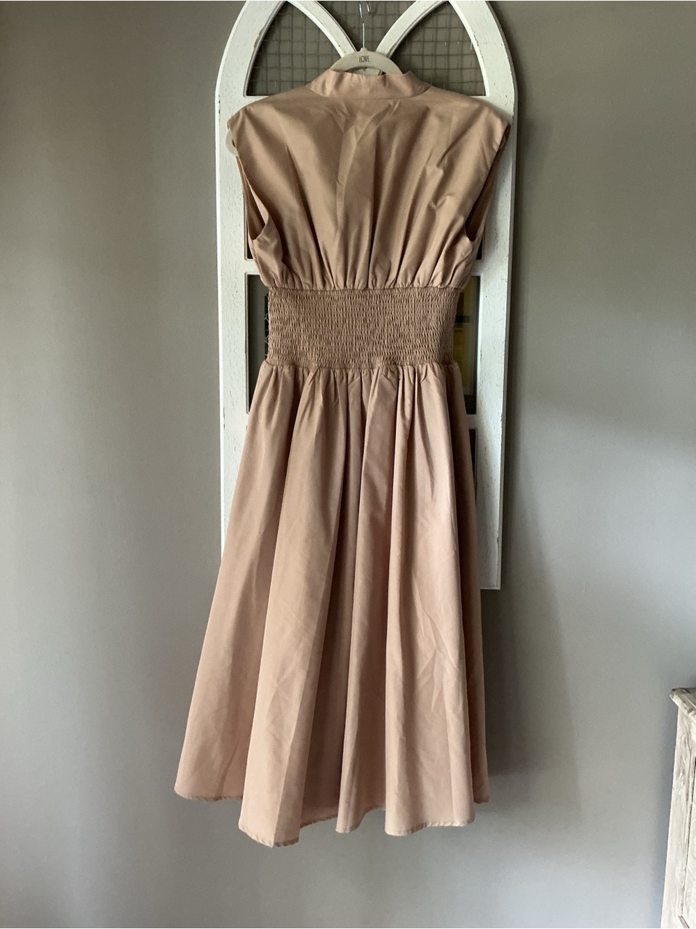 entro Sleeveless Midi Dress in Light Brown with Smocked Waist - Picture 3 of 3